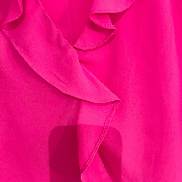 Vince Camuto Women’s Sleeveless Ruffle Front Blouse XS - Picture 8 of 10